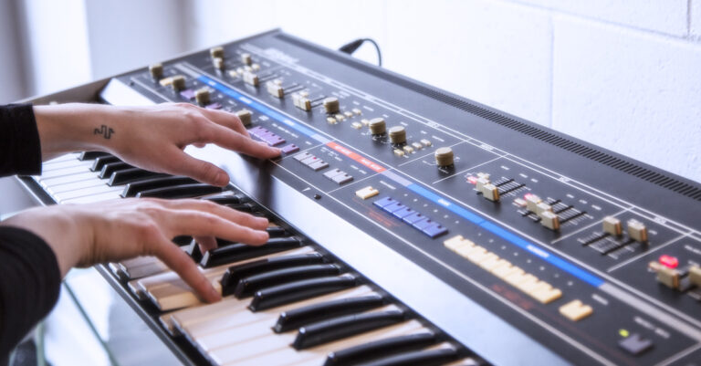 Qué es MIDI: la tecnología que cambió la música para siempre